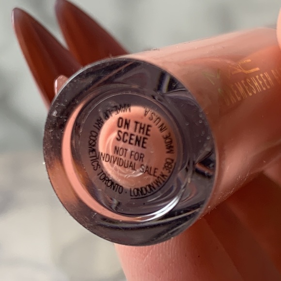 ON THE SCENE MAC CREMESHEEN GLASS Limited Edition - Picture 3 of 12